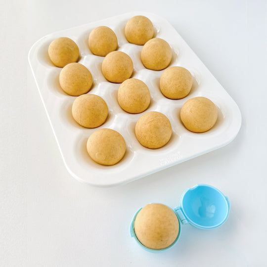 White Cake Pop Resting Tray and 1.1oz Round Cake Pop Mold, Combo Pack banner